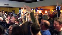 Réaction de fans de Leicester après l'égalisation d'Eden Hazard !