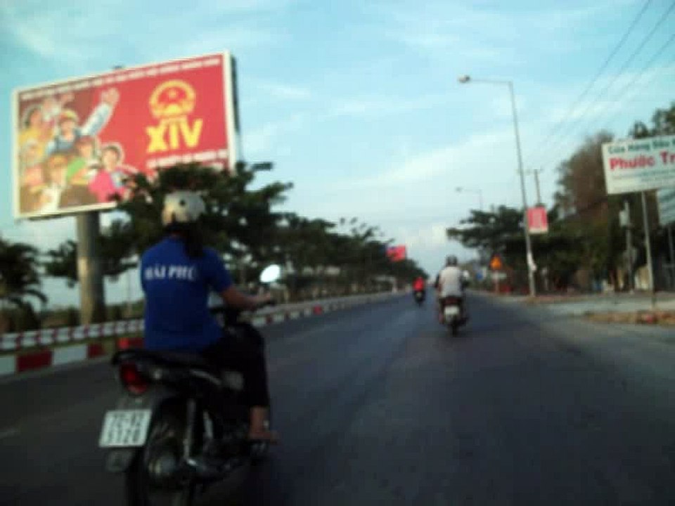 LONG THANH RANG SANG TU DI VT