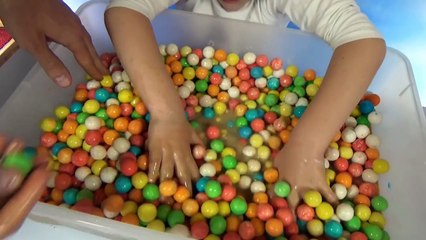 Мега огромная 7 кг жвачка из бабл гам делаем жвачку и смайлик Giant Gum from bubble gum