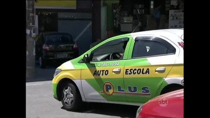 Crise faz jovens adiarem sonho da carteira de motorista