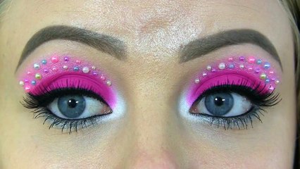 Monster High's Catty Noir Makeup Tutorial