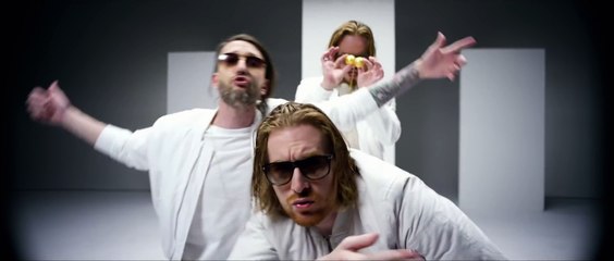 énorme