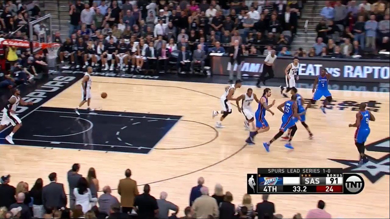 Tony Parker passe