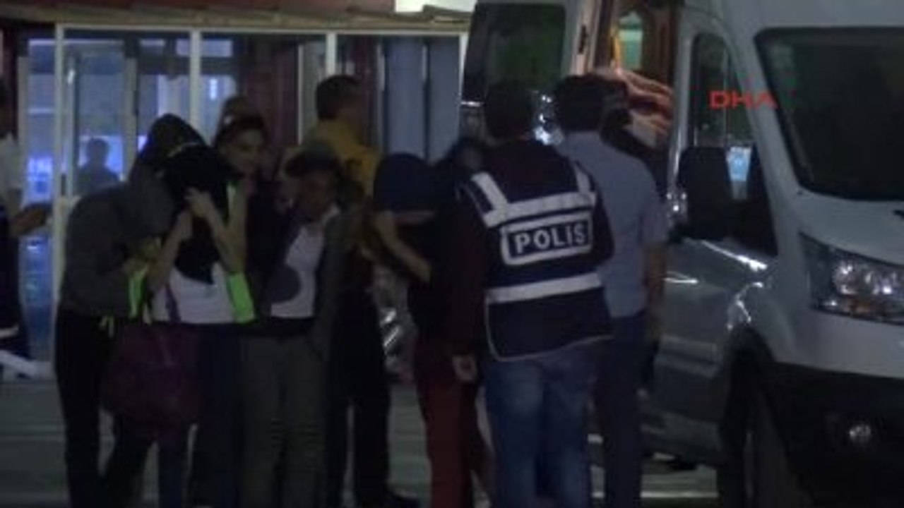 Konya Cadde Kenarında Fuhuş İçin Müşteri Bekleyen Hayat Kadınlarına Baskın: 9 Gözaltı