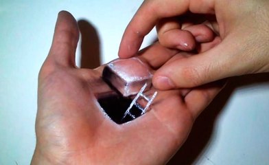 Eline Üç Boyutlu Merdiven Çizdi