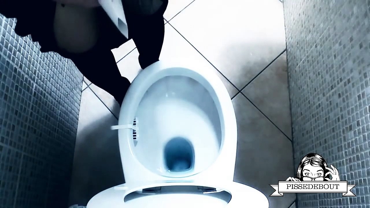 Les femmes peuvent faire pipi debout grace à cette invention