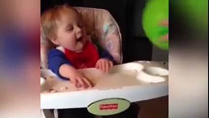 Bébé VS électricité statique... Première expérience