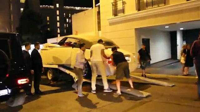 Chargement de Rolls Royce sur une remorque bien raté... ça fait cher le FAIL