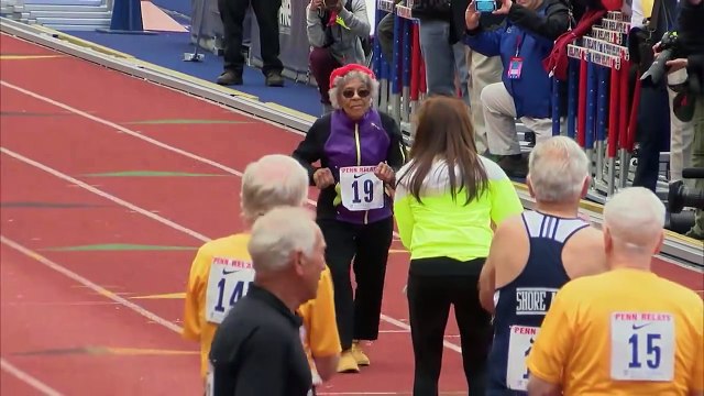À 100 ans, Ida Keeling bat le record du 100 mètres et célèbre ça avec quelques pompes