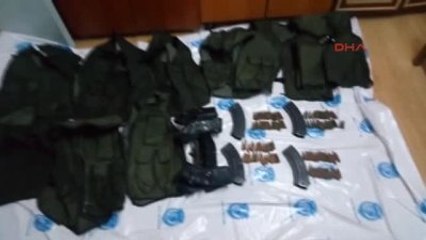 Van'da Toprağa Gömülü 2 El Bombası Bulundu