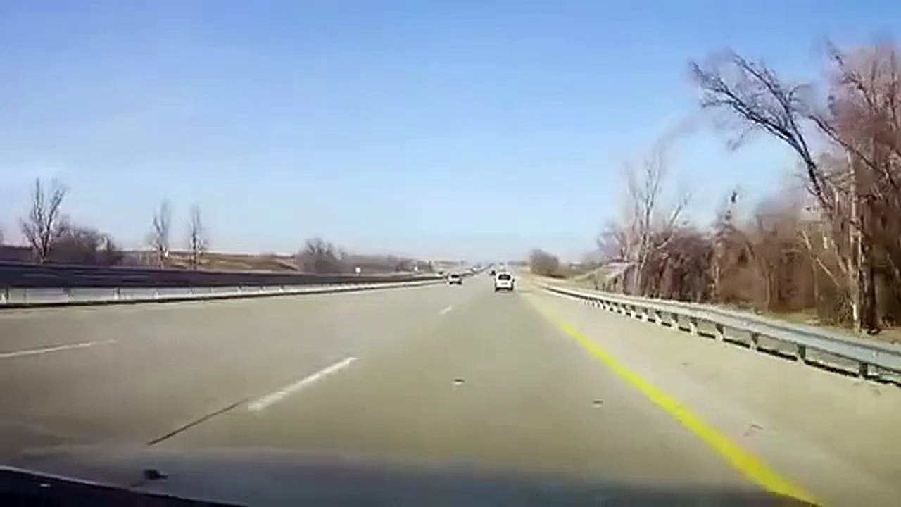 Ne pas changer une roue en pleine voie centrale Đăng lạiThích Spi0n bởi Spi0nĐã đăng ký 40,2K