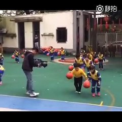 these children who have mastered the ball like professionals
