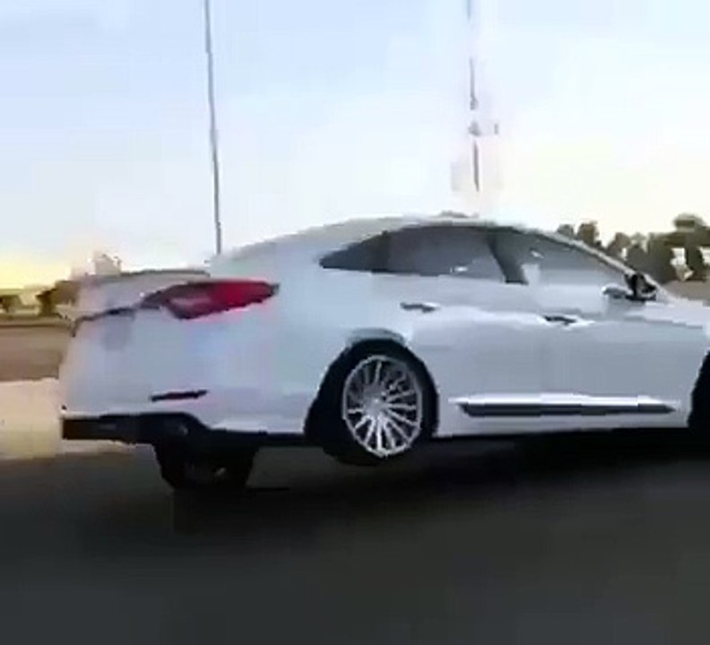 Dancing Car - Top Videos of Car - Tubeinto.com