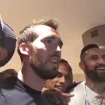 The Leicester players celebrate - PREMIER LEAGUE CHAMPIONS!!!