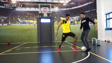 Freestyler Soufiane Touzani takes on Pierre-Emerick Aubameyang in a one-versus-one battle