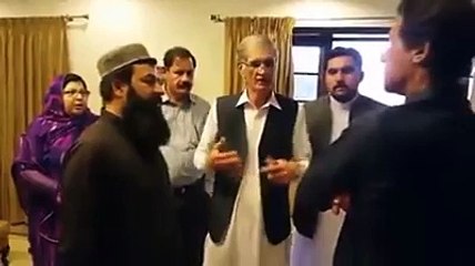 Political leaders should not do like this