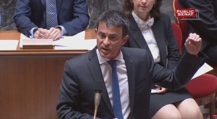 Valls «  condamne avec la plus grande sévérité ceux qui se livrent à des actes inqualifiables contre les forces de l’ordre »