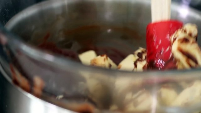 Ce délicieux dessert à base de chocolat et noix de coco va vous mettre l'eau à la bouche !