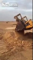 LiveLeak - Locals Baffled by Strange Hole in the Desert