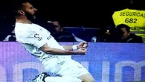 Karim Benzema CELEBRANDO GOLAZO contra el Barcelona