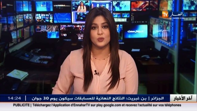 صحفي تلفزيون النهار يفتك بجائزة القلم الذهبي لأحسن صوت تلفزيوني