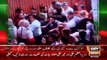 Ary News Headlines 2 May 2016 , PMLN Workers Disturb PTI Jalsa In Lahore