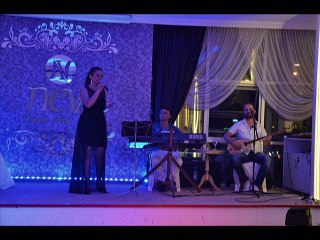 ANKARADA KADIN SANATÇI - www.polimuzik.com