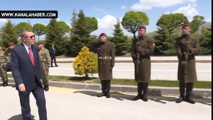 Erdoğan Özel Kuvvetleri ziyaret etti.