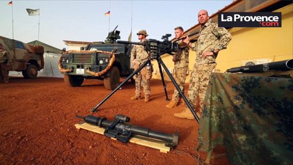 Ayrault rend hommage aux trois soldats français morts au Mali