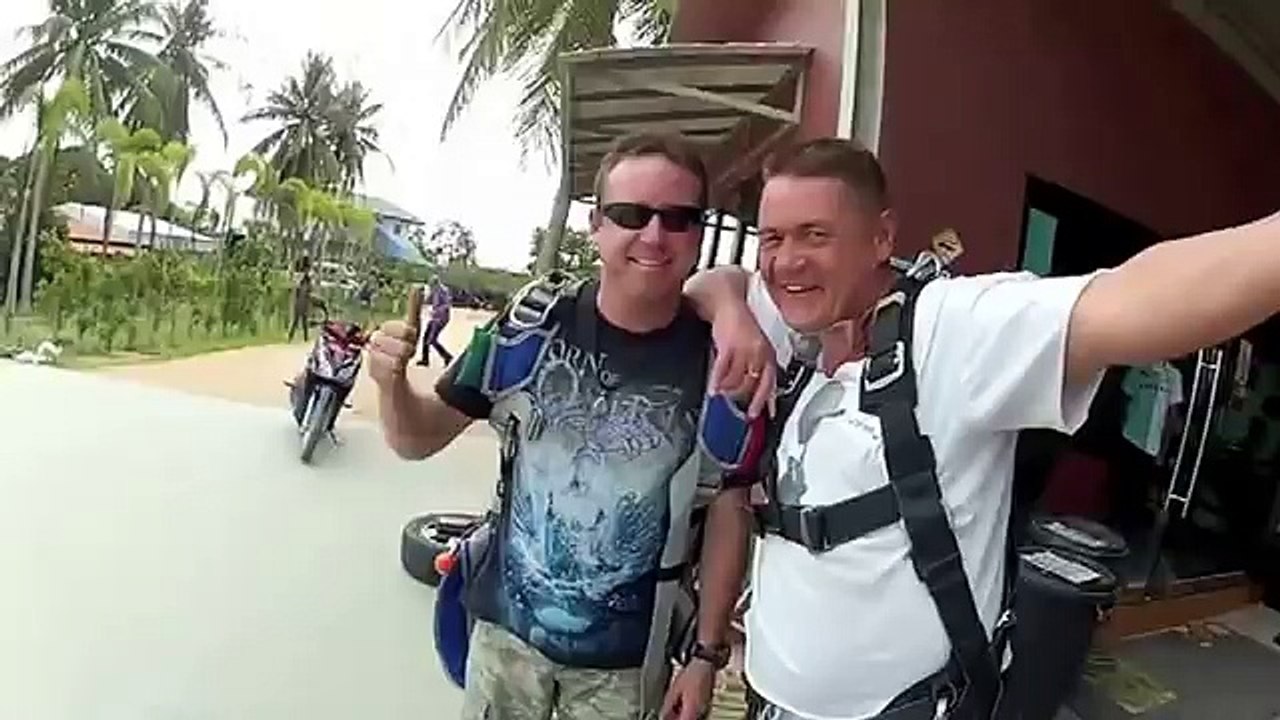 Прыжок с парашютом в тандеме с 4 км, Тайланд, Паттайя. 23/02/2013