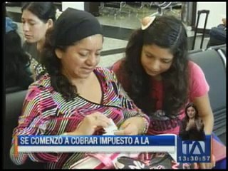 Se comenzó a cobrar impuesto a la salida de divisas en aeropuertos