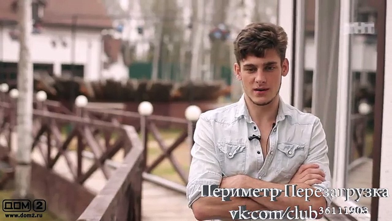 Владислав Маливанов_Алекс гладит женские шмотки