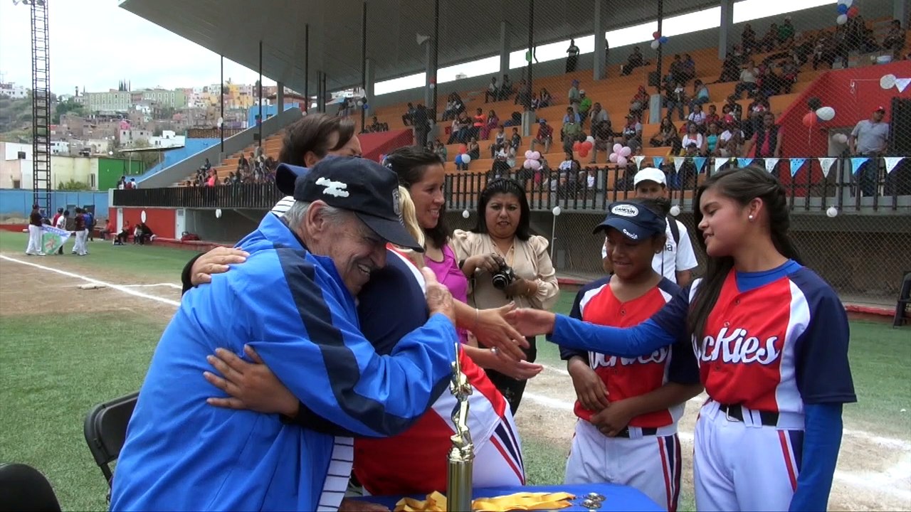 Ceremonia de inauguración de la liga de beisbol y sóftbol 2016 de Guanajuato Capital