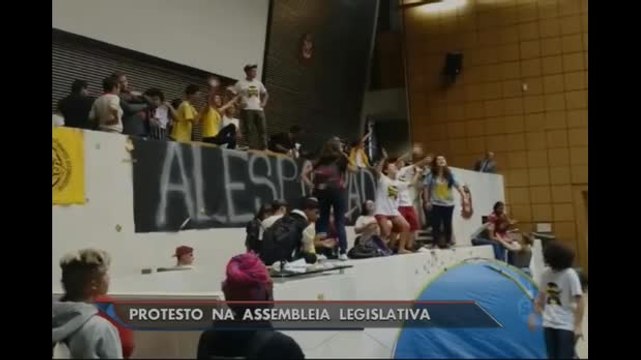 Estudantes ocupam Assembleia Legislativa e mais cinco escolas em São Paulo