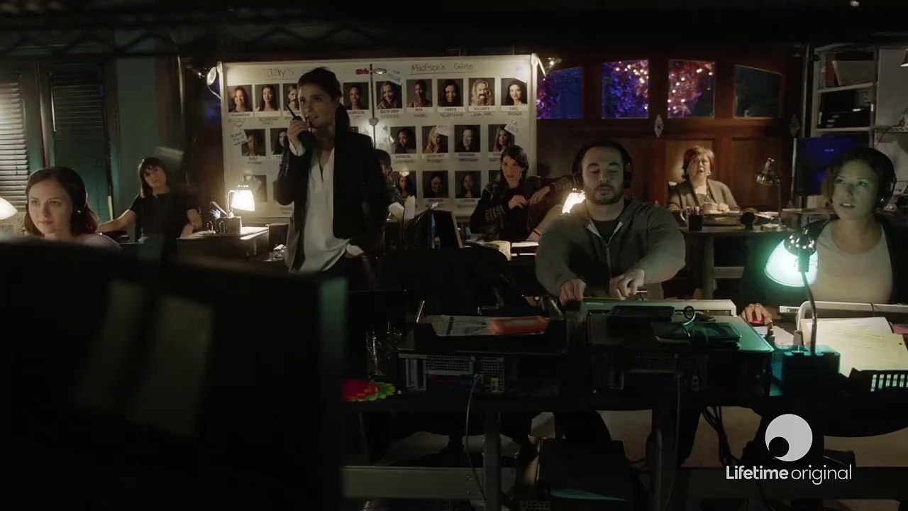 Unreal Season 2 Trailer Shiri Appleby Is Back in the Madness