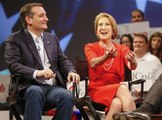 Ted Cruz rally by Carly Fiorina falls off stage 2016