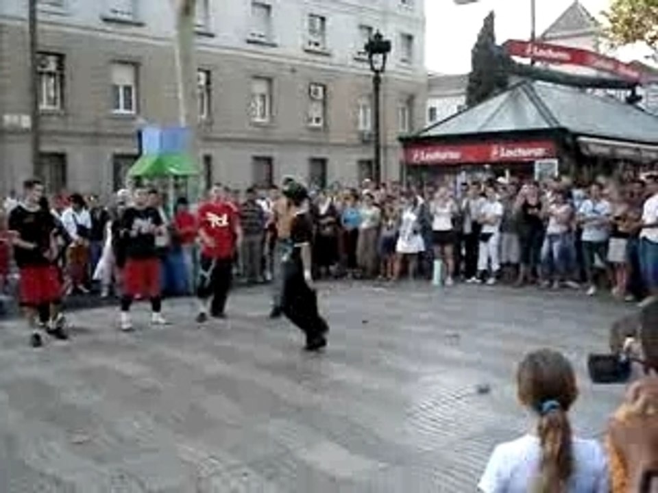 Breakdancers on Rambla