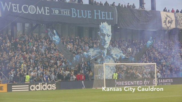 Un tifo géant Game Of Thrones sorti par des supporter de foot aux Etats-Unis - Kansas City FC