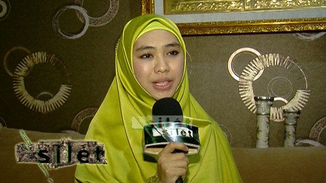 Oki Setiana Dewi Tanggapi Kontroversi Gelar Ustazah - Silet 04 Mei 2016
