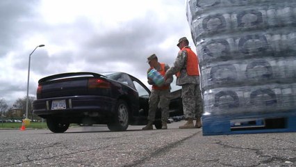 Eau contaminée : les habitants de Flint attendent la visite de Barack Obama de pied ferme - Le 04/05/2016 à 11h04