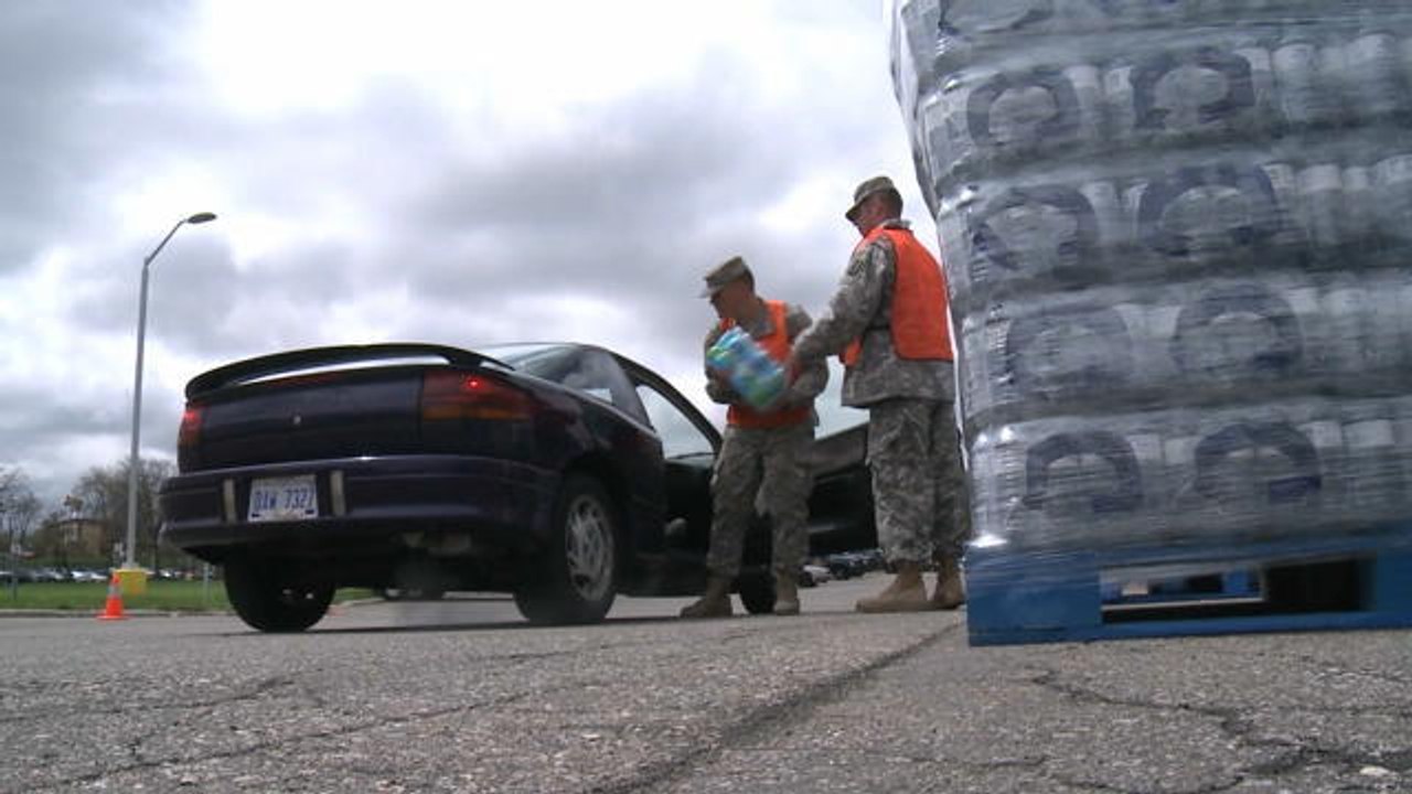 Eau contaminée : les habitants de Flint attendent la visite de Barack Obama de pied ferme - Le 04/05/2016 à 11h04