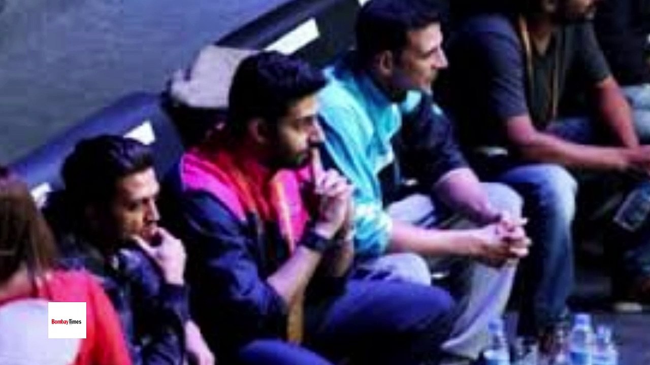 Akshay Kumar, Abhishek Bachchan & Riteish Deshmukh Lip Syncing To Kasme Vaade Will Make You Laugh!