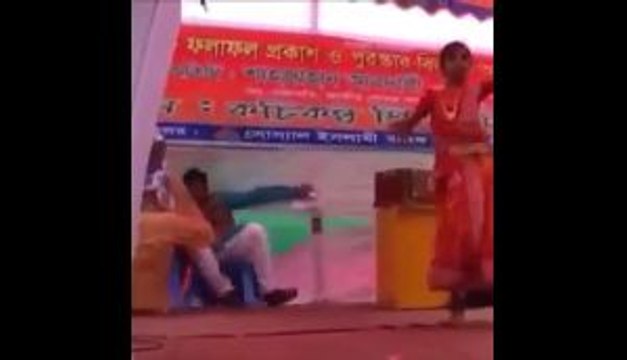 Ha Ha Stage Fall Down While Indian Girl Dancing-Funny Videos-Whatsapp Videos-Prank Videos-Funny Vines-Viral Video-Funny Fails-Funny Compilations-Just For Laughs