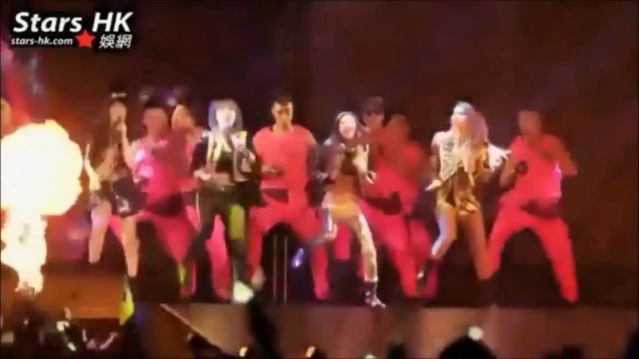 2NE1 WORLD TOUR [ALL OR NOTHING] 2014