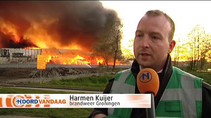 Grote brand bij Scheemda gaat nog lang door - RTV Noord