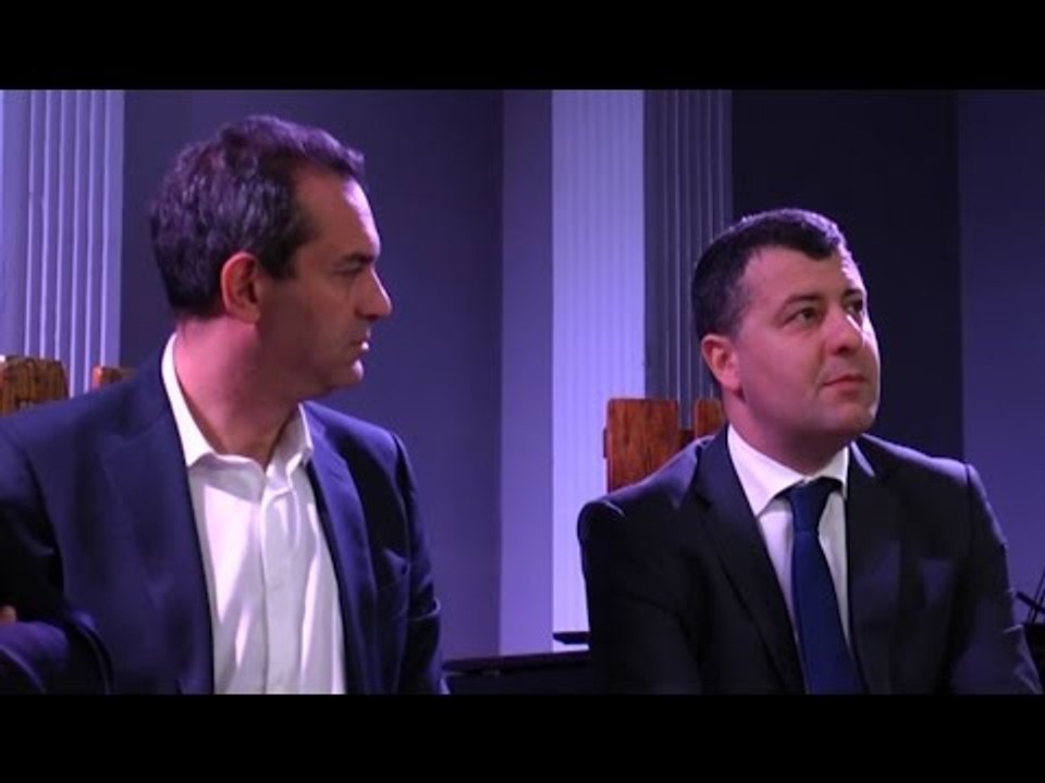 Napoli - De Magistris lancia "Napoli Autonoma". Incontro con Scotto (03.05.16)