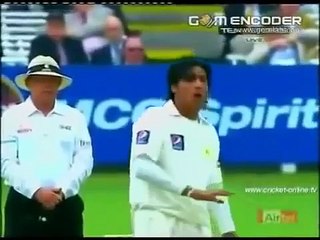 Watch Comparison Between Wasim and Amir bowling.