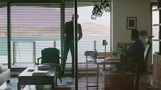 Paramparça 64. Bölüm | Dilara Hanım Harun Erguvanın Arabasından İndi!