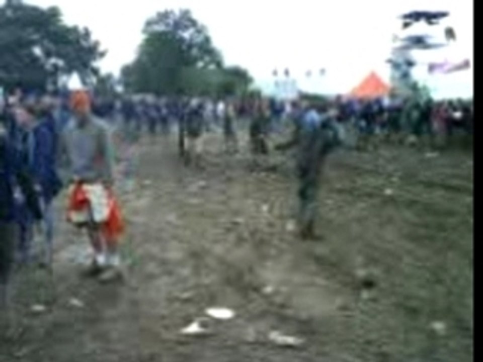 Hellfest 2007 début de la bataille de boue