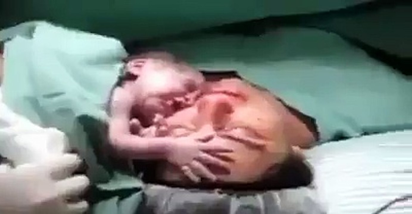 Heart touching video of Mother and new born love can u see that before, Must watch